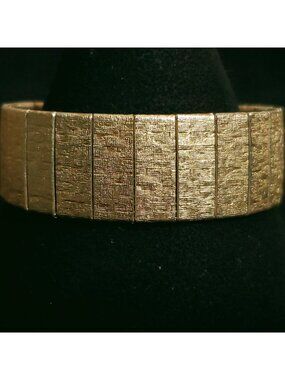 Vintage Trifari Mesh Bracelet Gold Tone Textured 7"